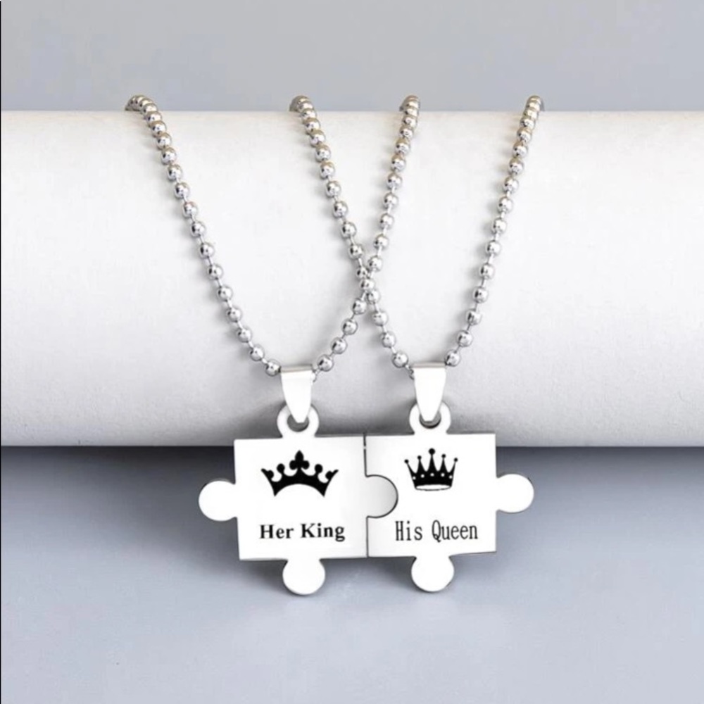 👑 King And Queen Puzzle Piece Couples Necklace🧩